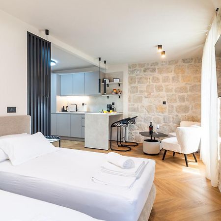 Apartment Centre In Stone House Spalato Esterno foto