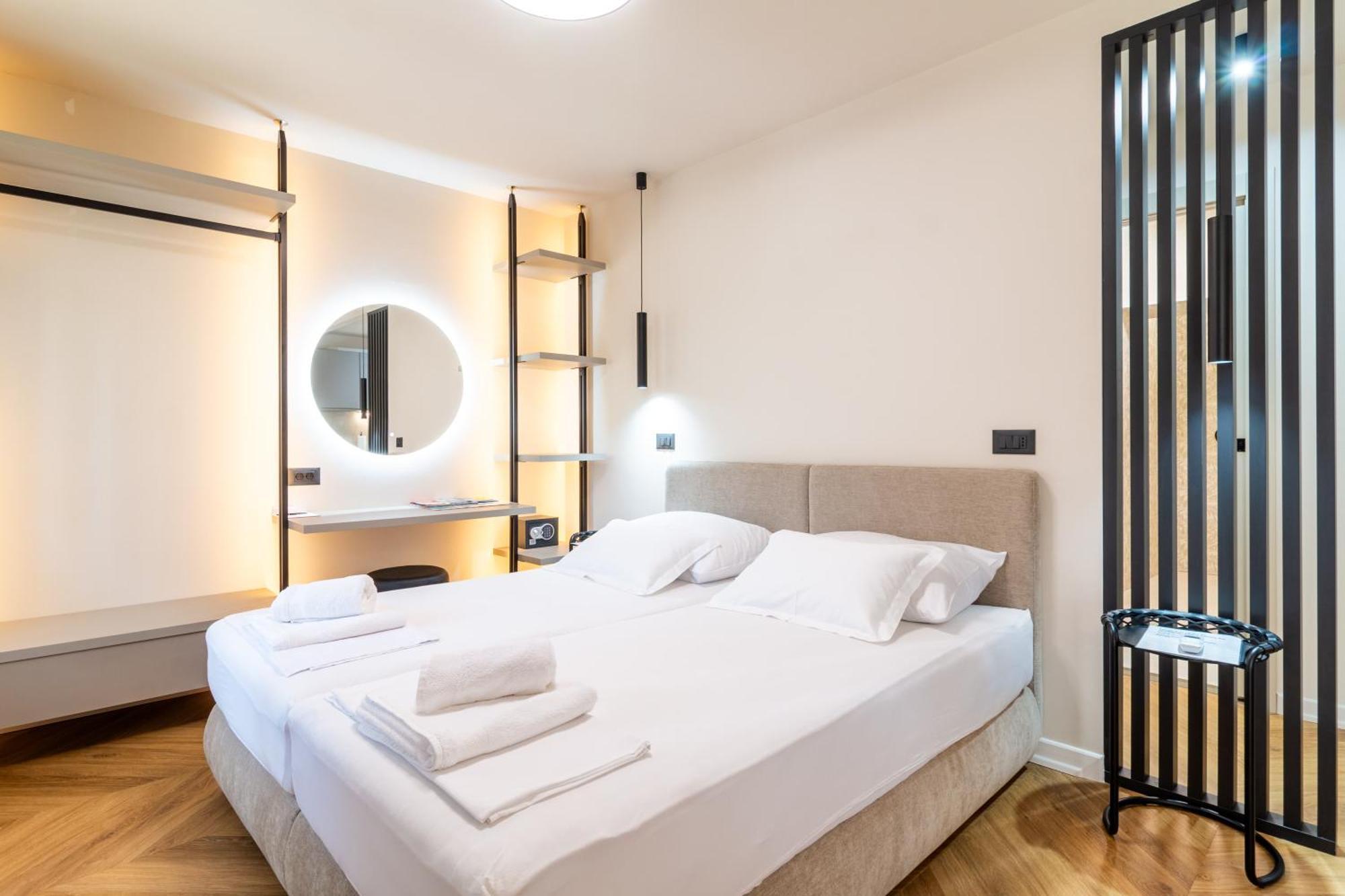 Apartment Centre In Stone House Spalato Esterno foto