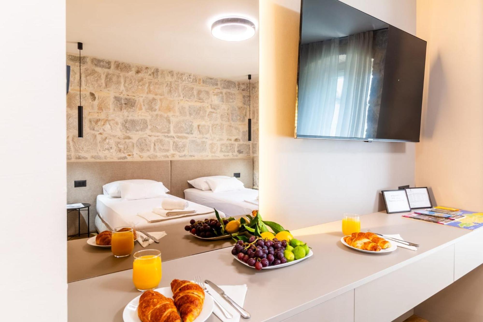 Apartment Centre In Stone House Spalato Esterno foto