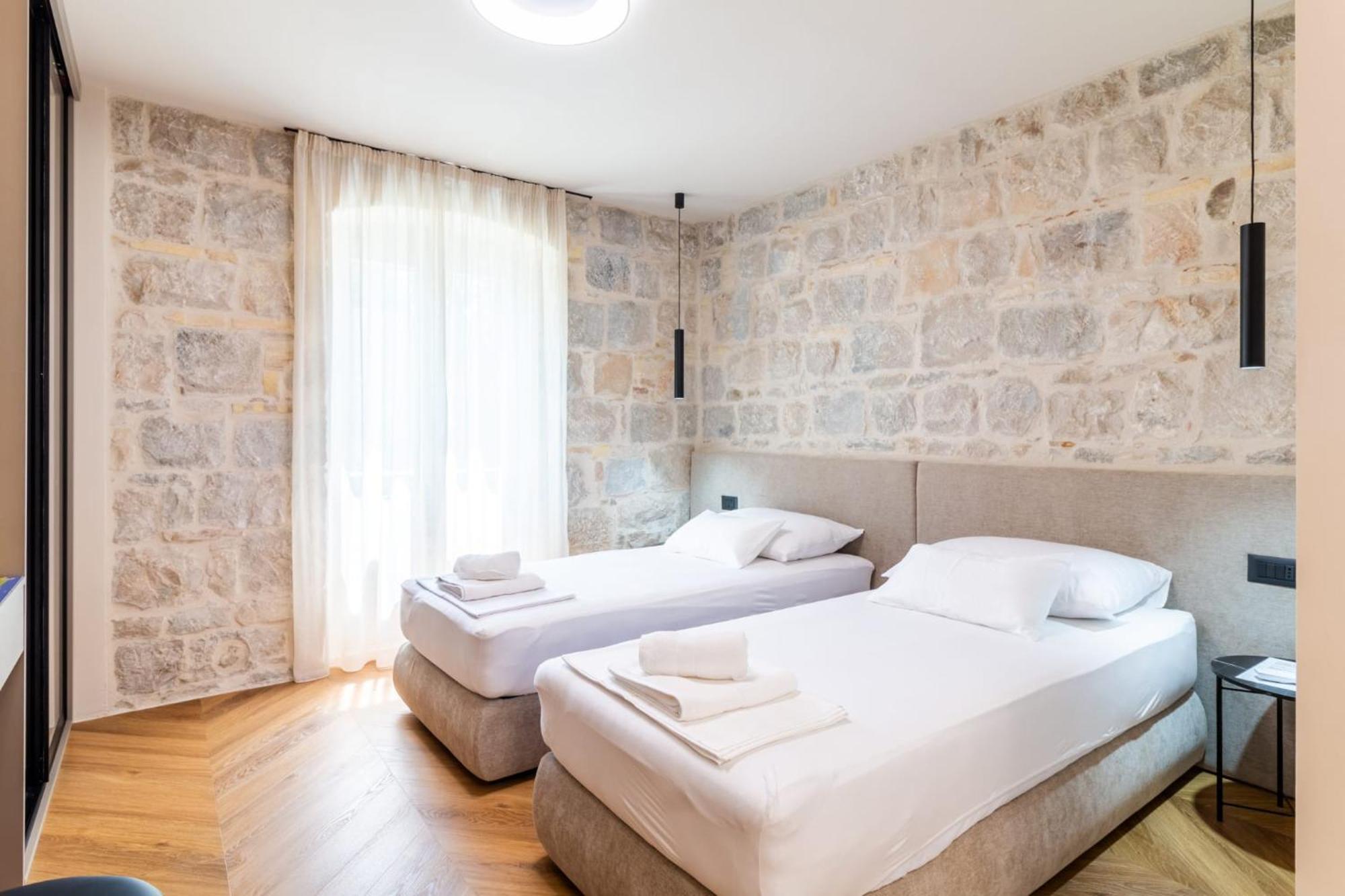 Apartment Centre In Stone House Spalato Esterno foto