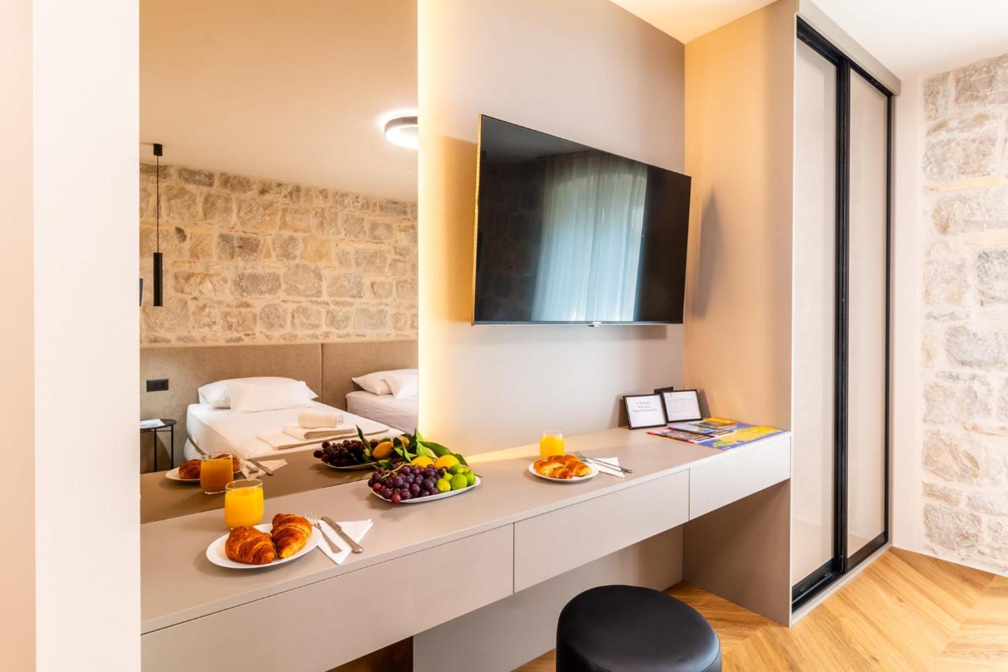 Apartment Centre In Stone House Spalato Esterno foto