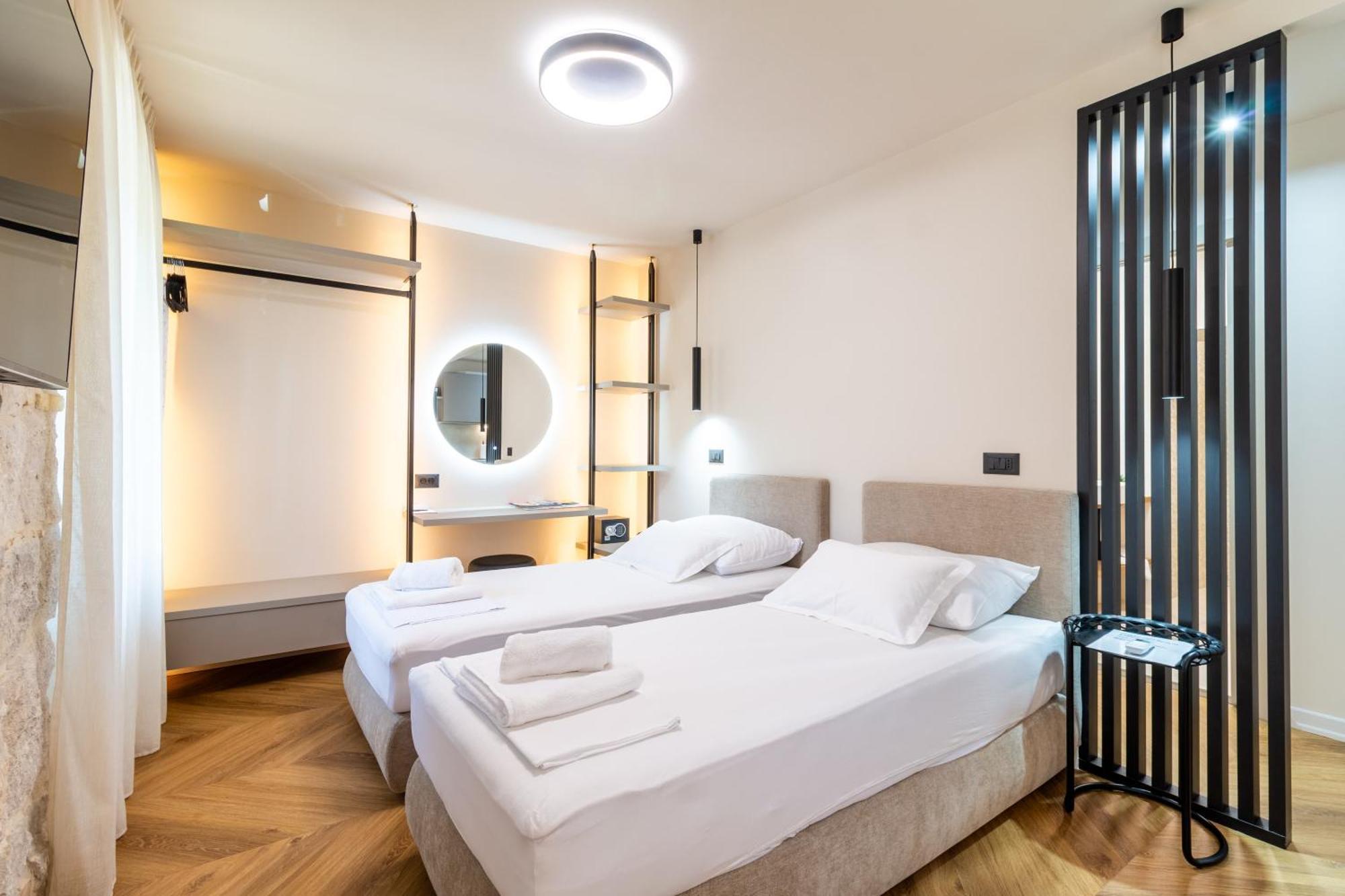Apartment Centre In Stone House Spalato Esterno foto